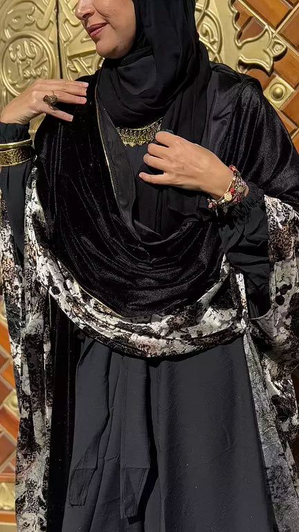 Black velvet ❌ gold flower kaftan