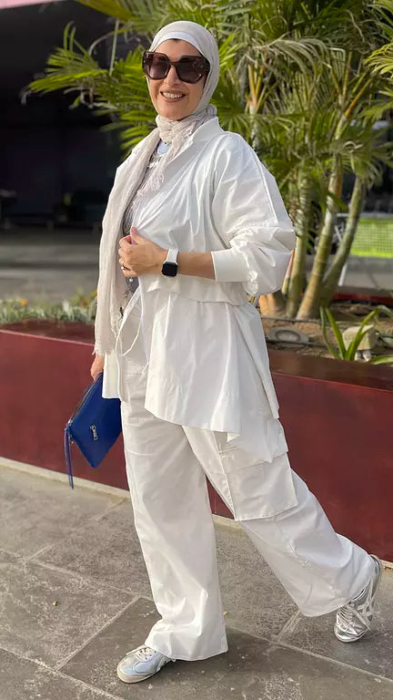 Traveller set in white
