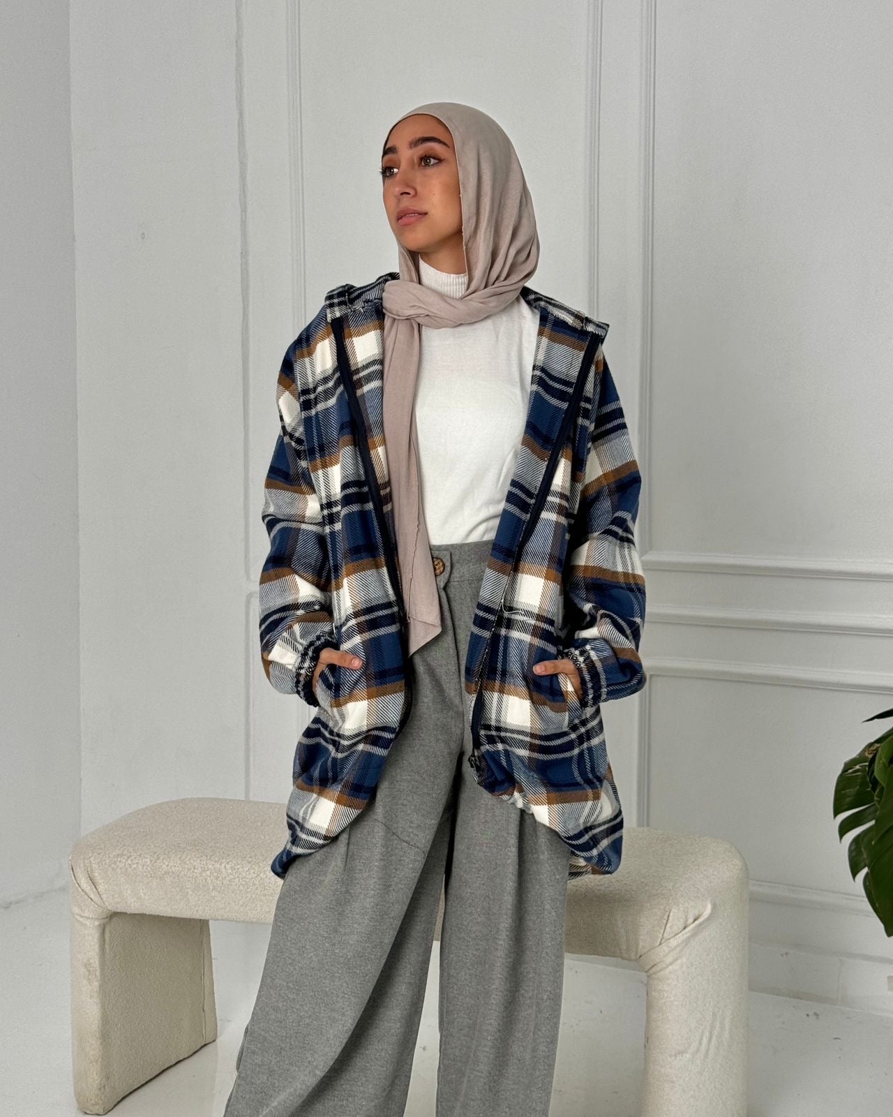 Checked wool jacket with zipper in blue