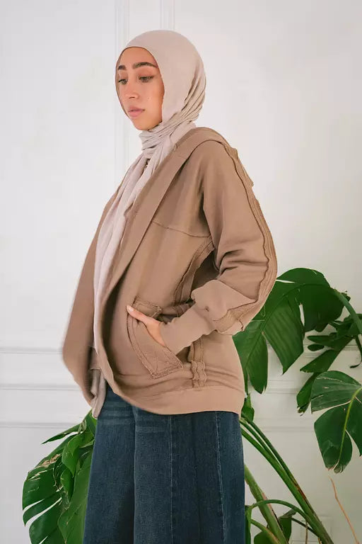 Upside down melton jacket in cafe