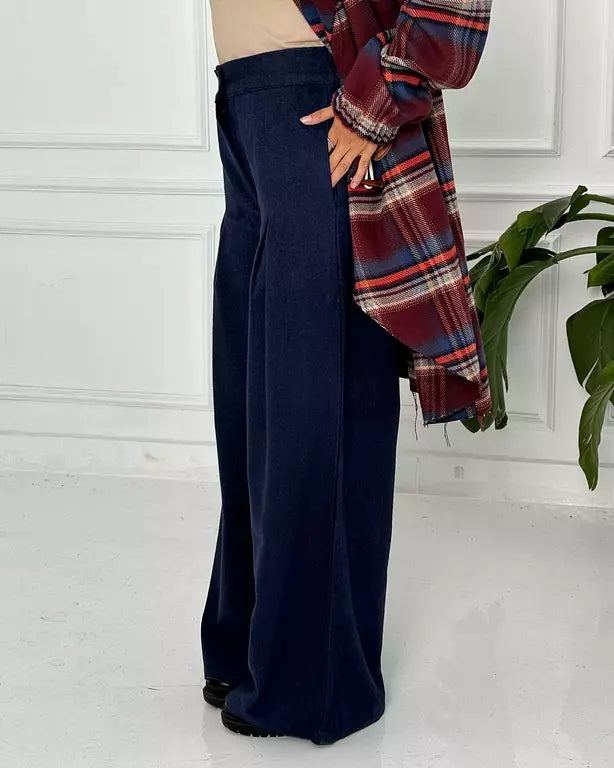 wool wide leg pants in Navy