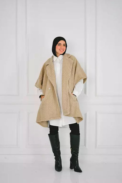 Teddy bear poncho in beige