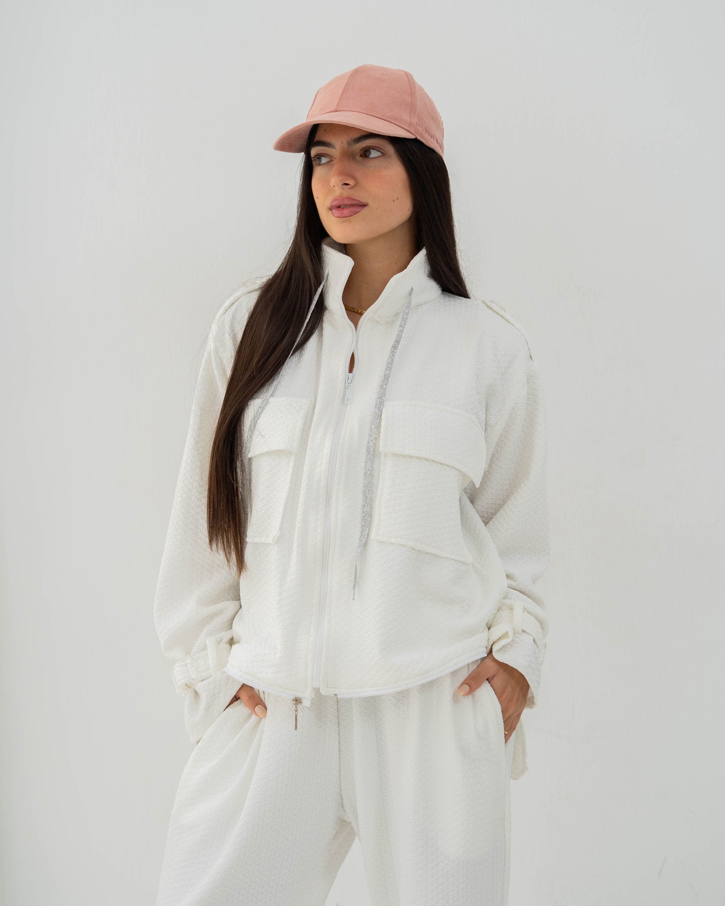 Everyday Jakar Set In White