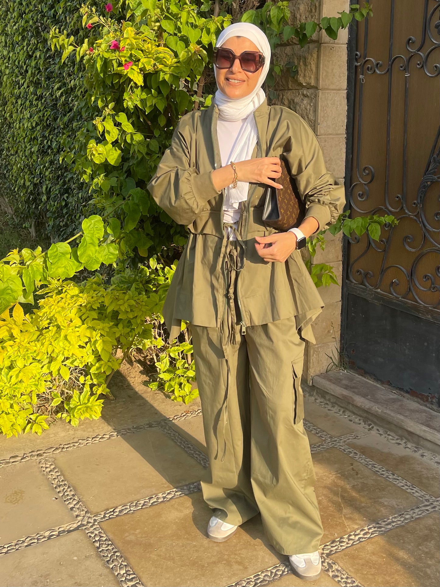Traveller set in olive