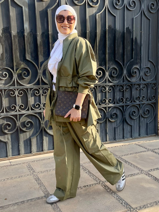 Traveller set in olive