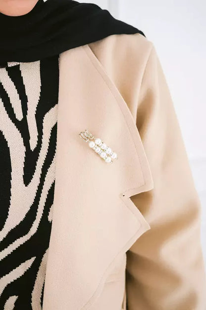 Short jacket with belt in beige