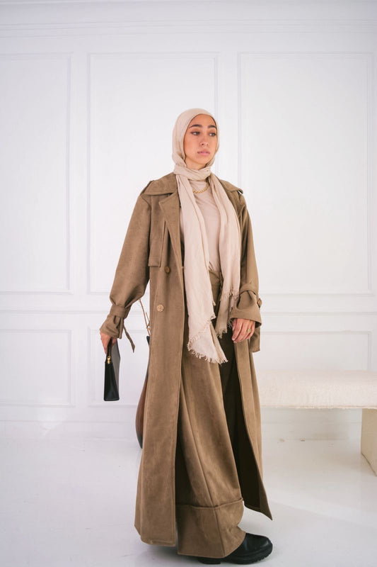 Suede trench coat in cafe