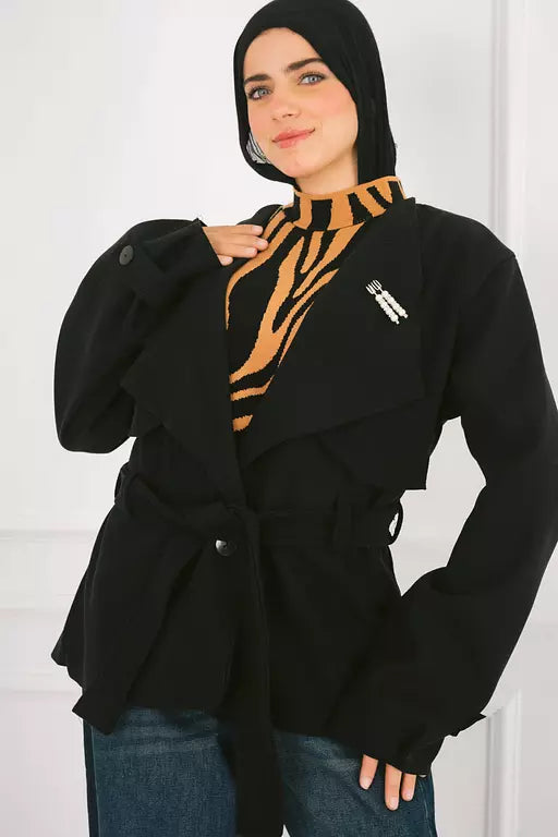 Short jacket with belt and pin in black