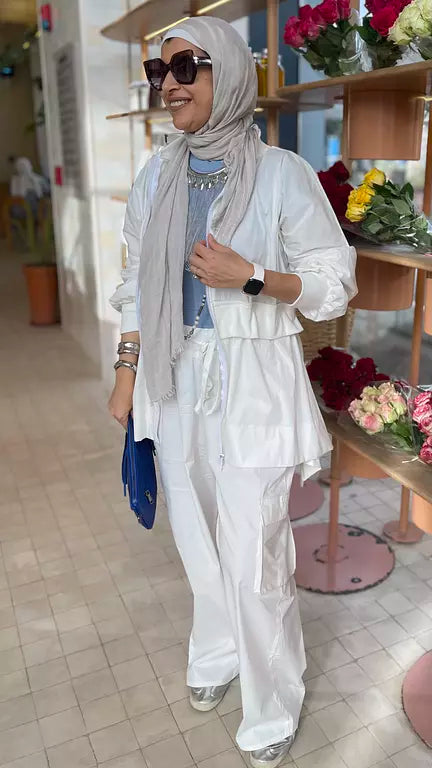 Traveller set in white